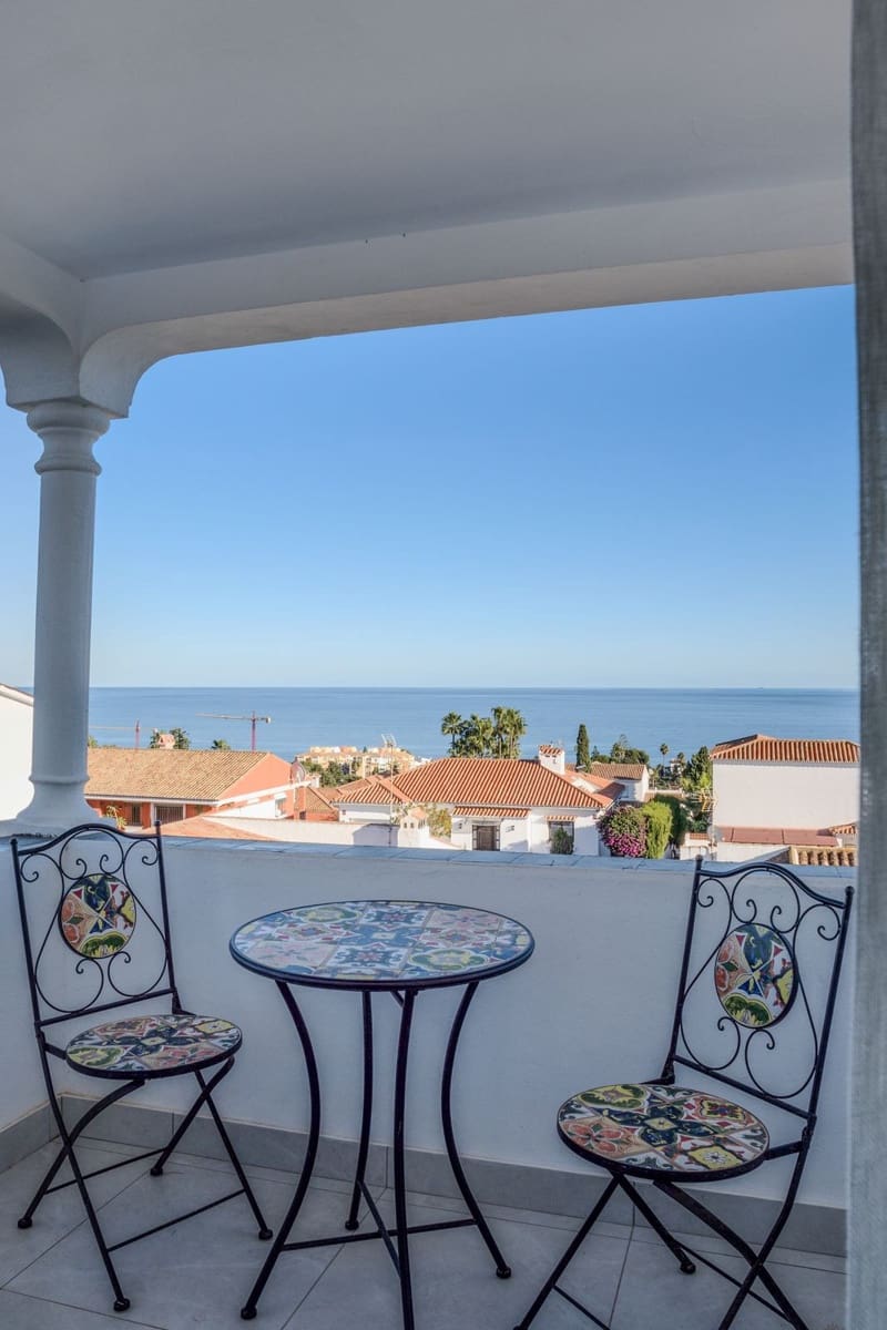 4 soverom Villa til salgs i La Duquesa / Puerto de la Duquesa med svømmebasseng - € 1 100 000 (Ref: 9540178)