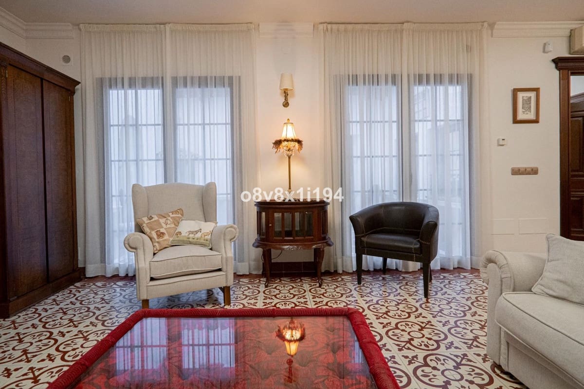 5 bedroom Villa for sale in Fuengirola - € 1,100,000 (Ref: 9540179)