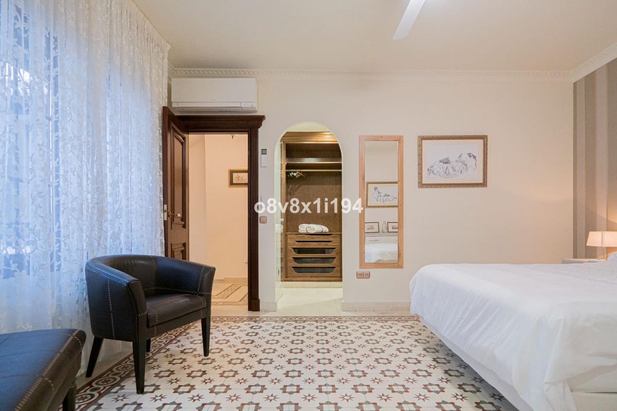 5 bedroom Villa for sale in Fuengirola - € 1,100,000 (Ref: 9540179)