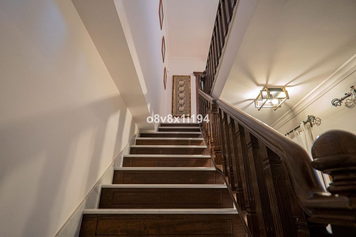 5 bedroom Villa for sale in Fuengirola - € 1,100,000 (Ref: 9540179)