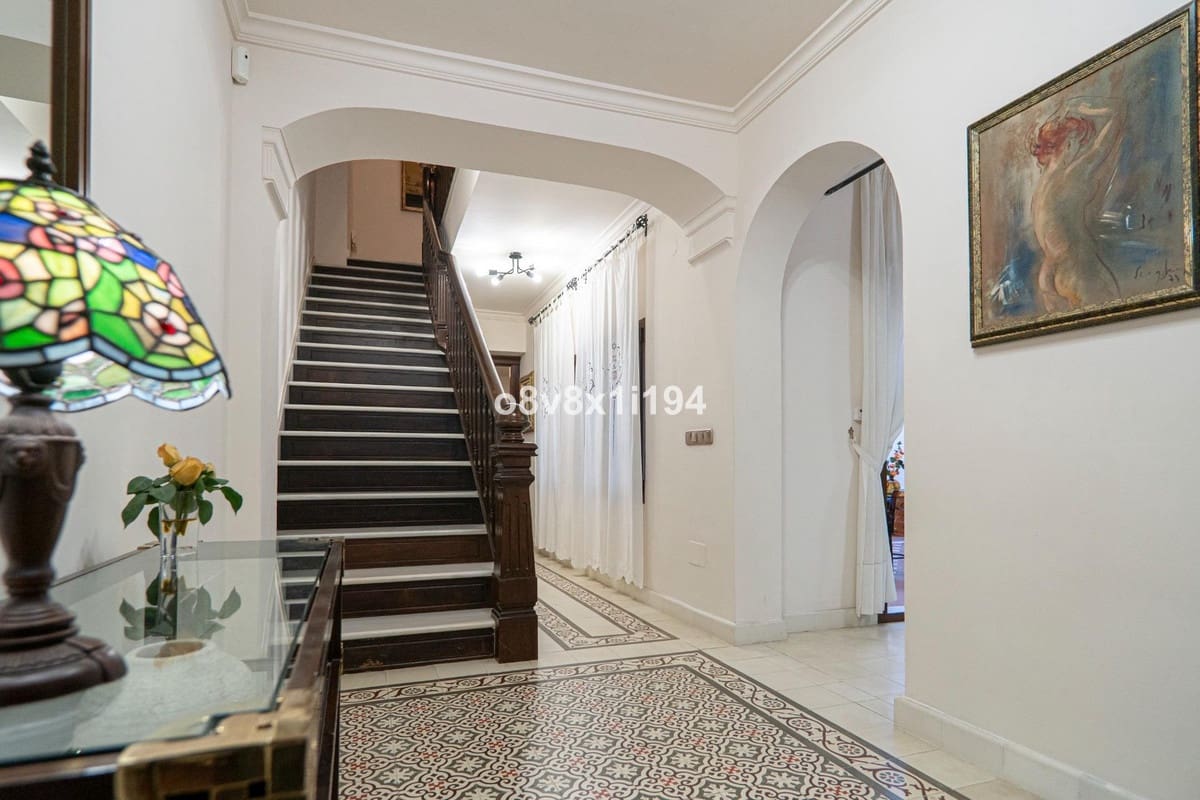 5 bedroom Villa for sale in Fuengirola - € 1,100,000 (Ref: 9540179)