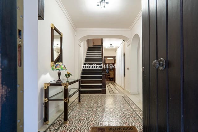 5 bedroom Villa for sale in Centro ciudad, Fuengirola - € 1,100,000 (Ref: 9540179)