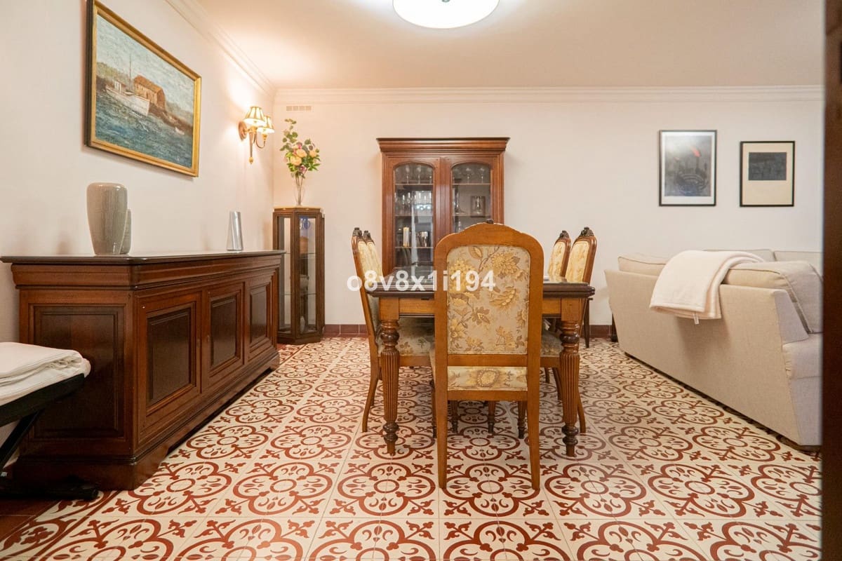 5 bedroom Villa for sale in Fuengirola - € 1,100,000 (Ref: 9540179)