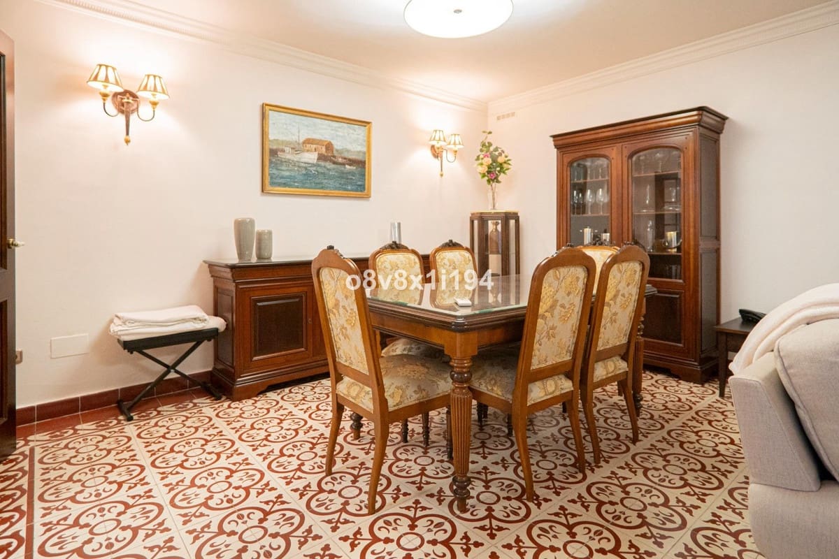 5 bedroom Villa for sale in Fuengirola - € 1,100,000 (Ref: 9540179)