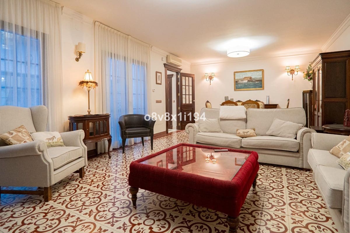 5 bedroom Villa for sale in Fuengirola - € 1,100,000 (Ref: 9540179)