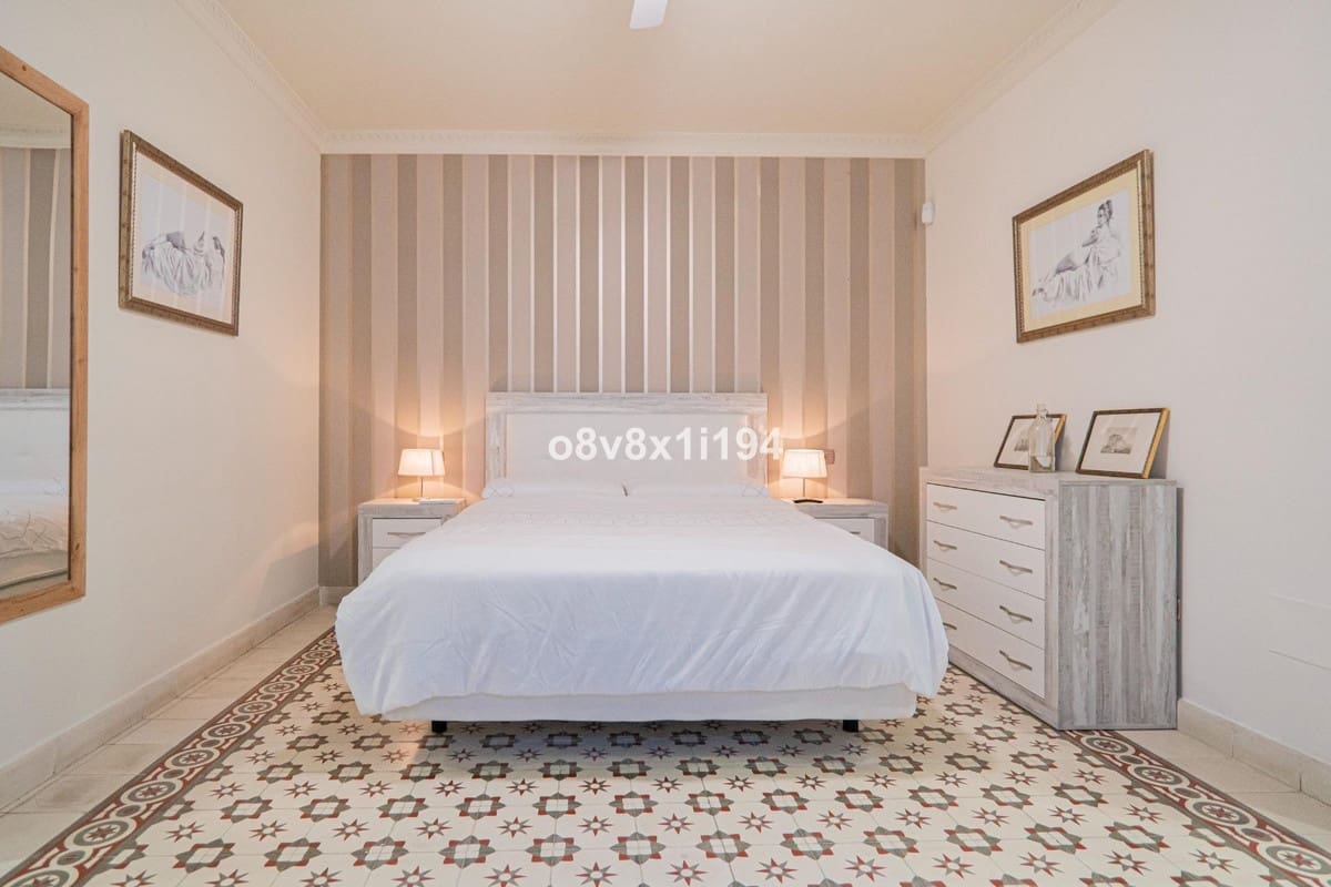 5 bedroom Villa for sale in Fuengirola - € 1,100,000 (Ref: 9540179)