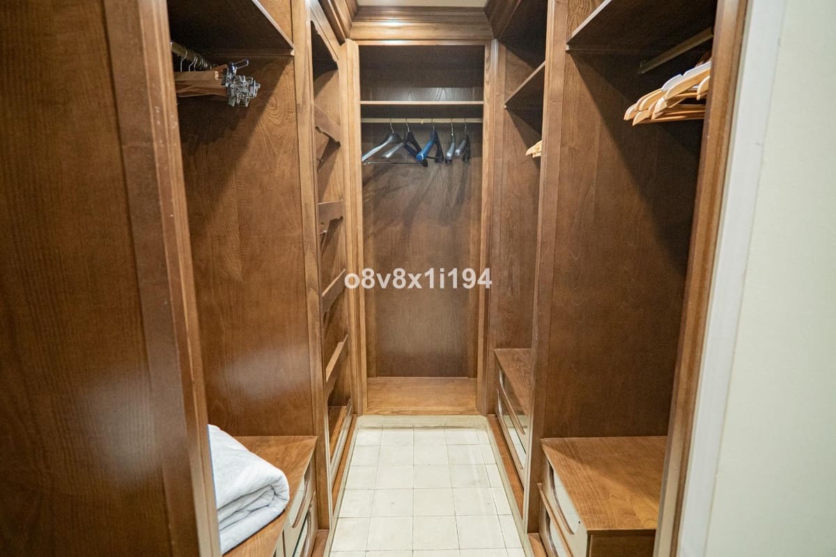 5 bedroom Villa for sale in Fuengirola - € 1,100,000 (Ref: 9540179)