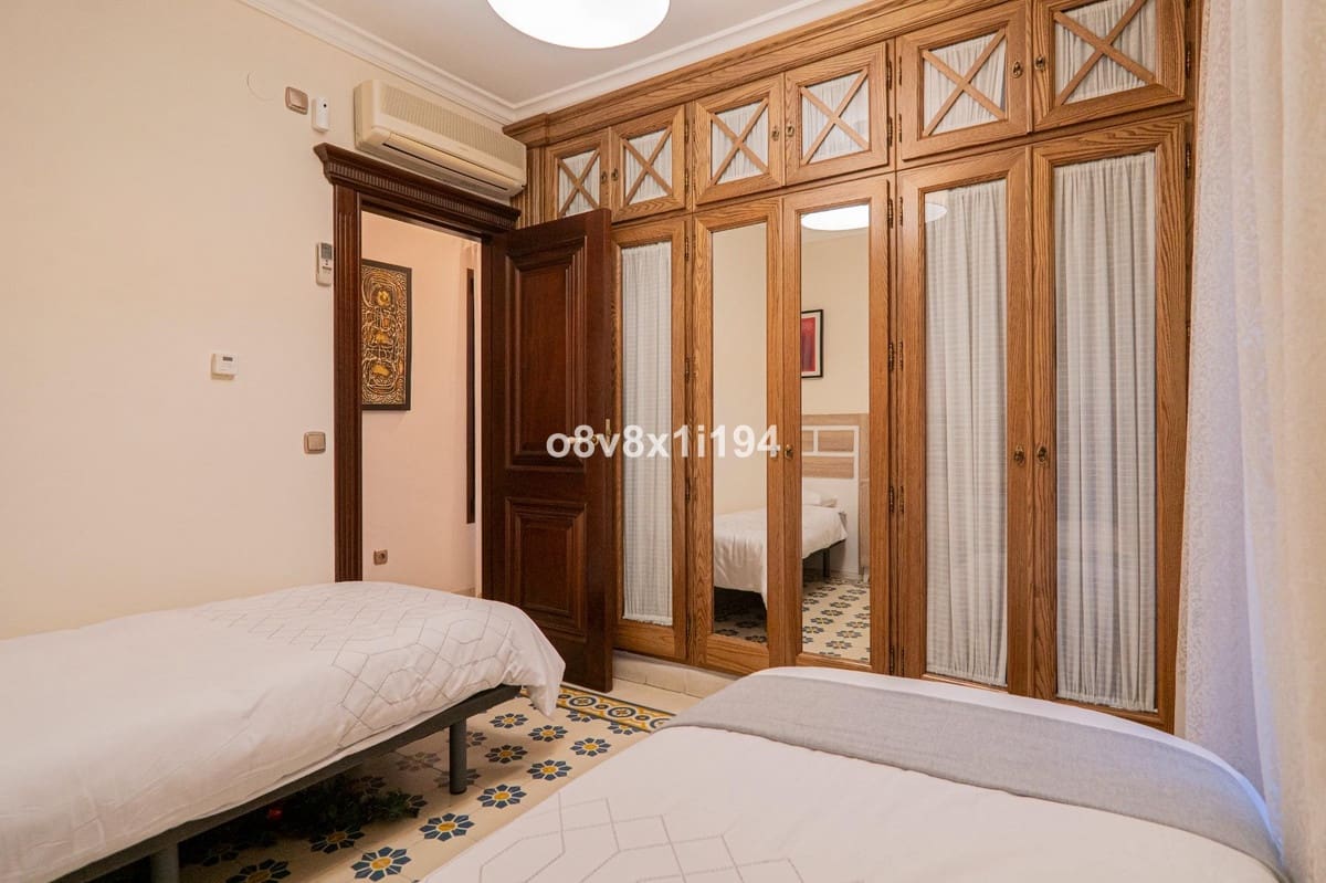 5 bedroom Villa for sale in Fuengirola - € 1,100,000 (Ref: 9540179)