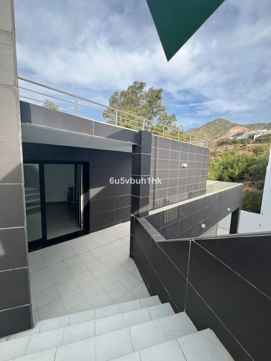 5 soveværelse Villa til salg i Benalmadena med swimmingpool - € 1.100.000 (Ref: 9540181)