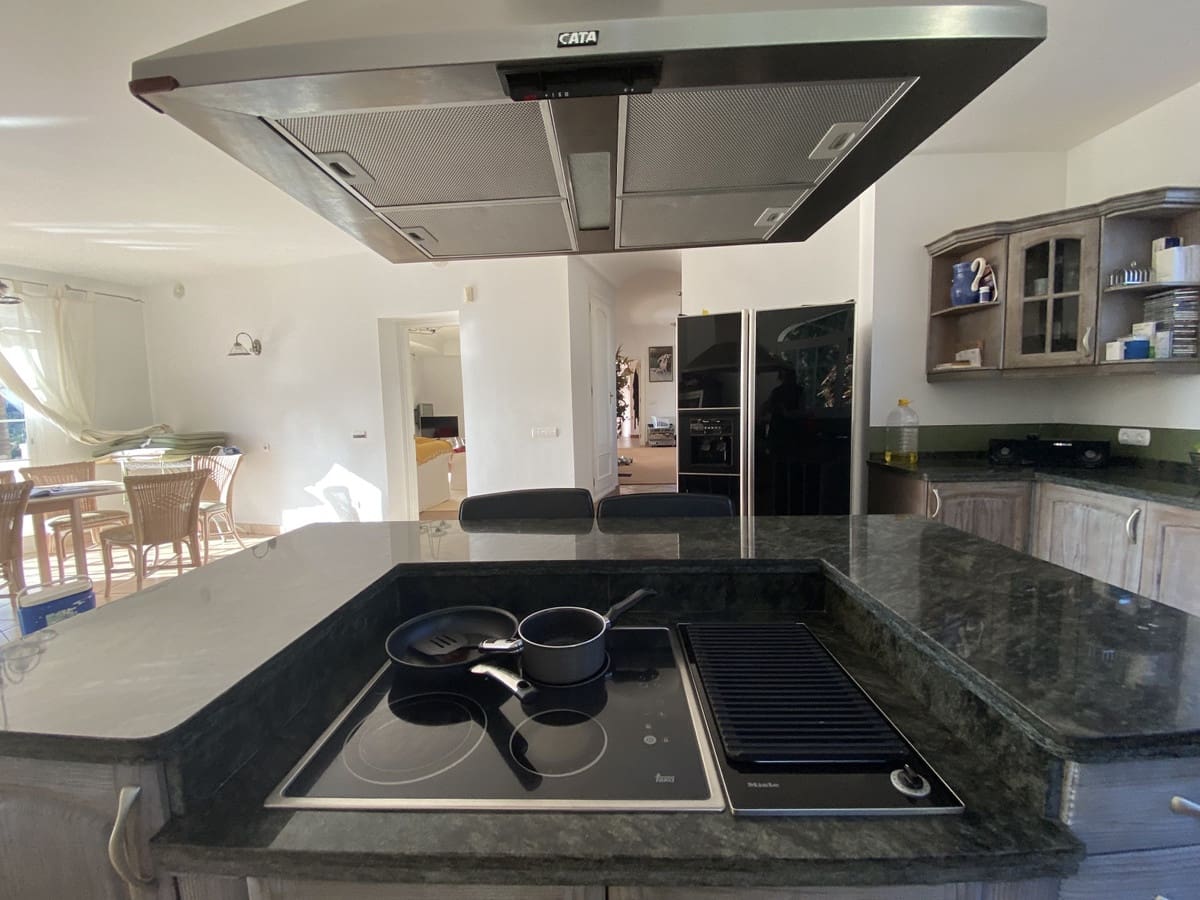 5 Zimmer Villa zu verkaufen in Mijas Golf mit Pool - 1.100.000 € (Ref: 9540182)