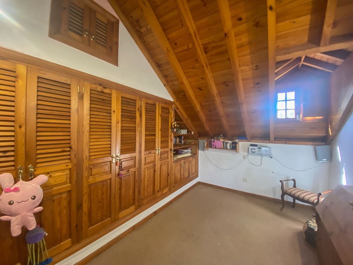 6 soveværelse Villa til salg i Nueva Andalucia med swimmingpool garage - € 1.100.000 (Ref: 9540183)