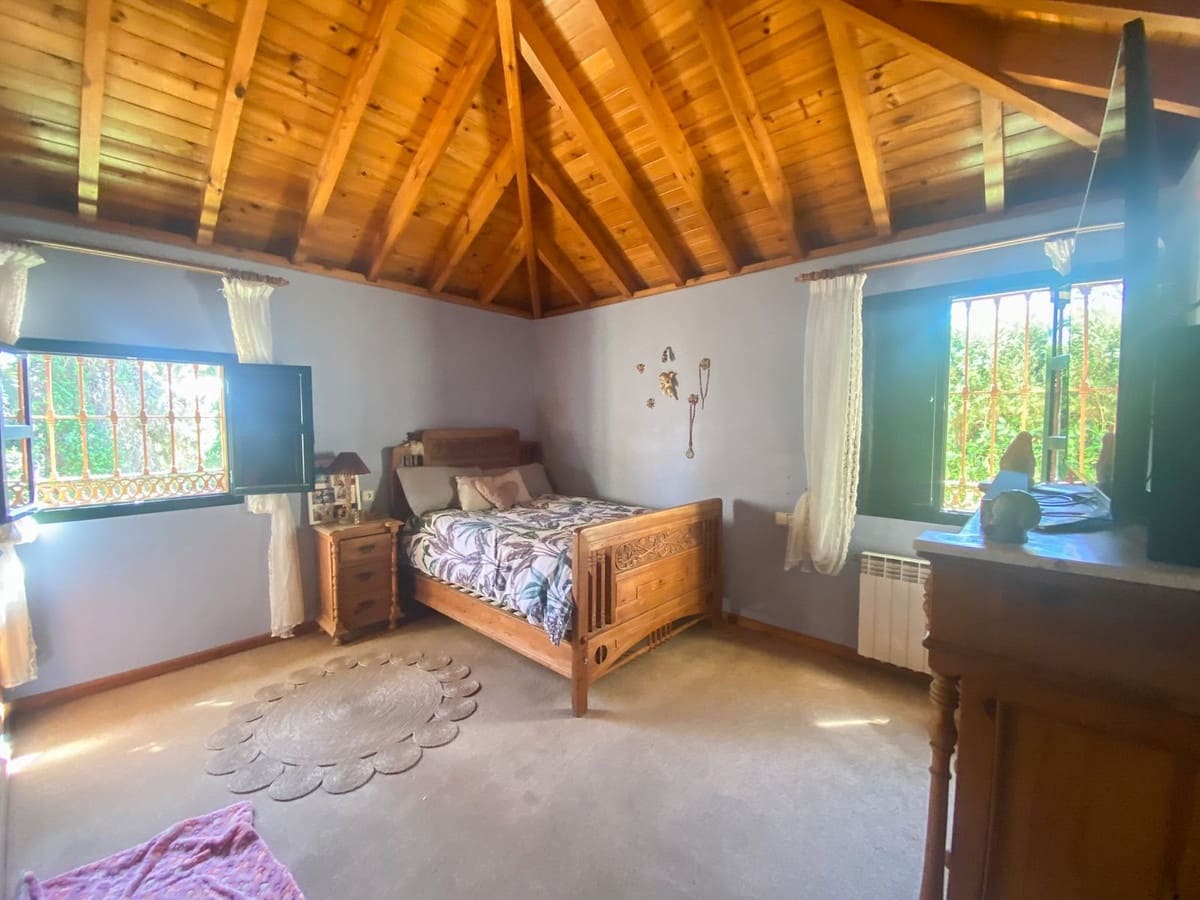 6 soveværelse Villa til salg i Nueva Andalucia med swimmingpool garage - € 1.100.000 (Ref: 9540183)