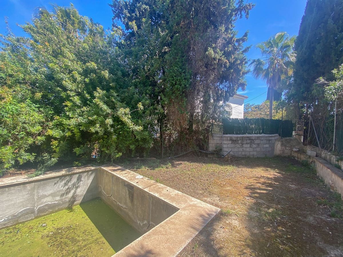 6 soveværelse Villa til salg i Nueva Andalucia med swimmingpool garage - € 1.100.000 (Ref: 9540183)
