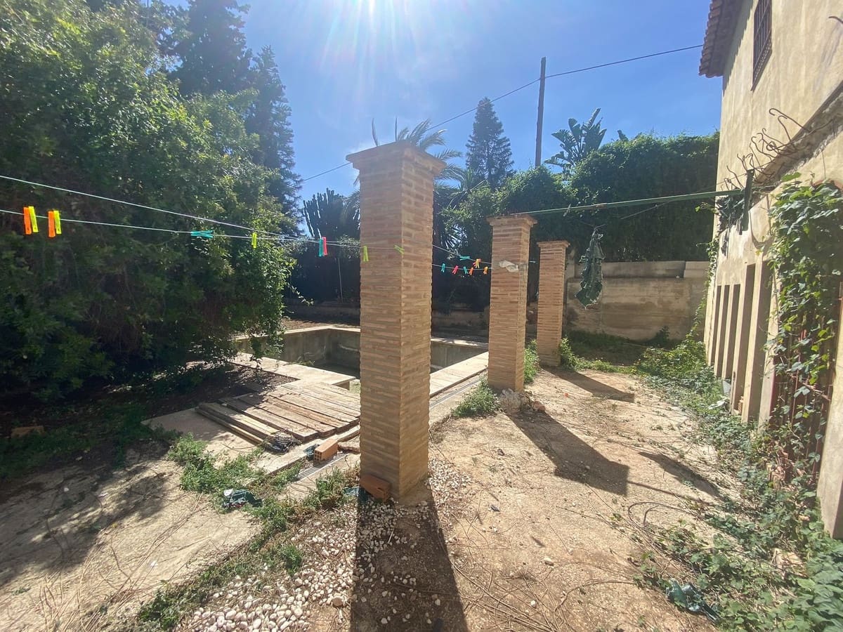 6 soveværelse Villa til salg i Nueva Andalucia med swimmingpool garage - € 1.100.000 (Ref: 9540183)