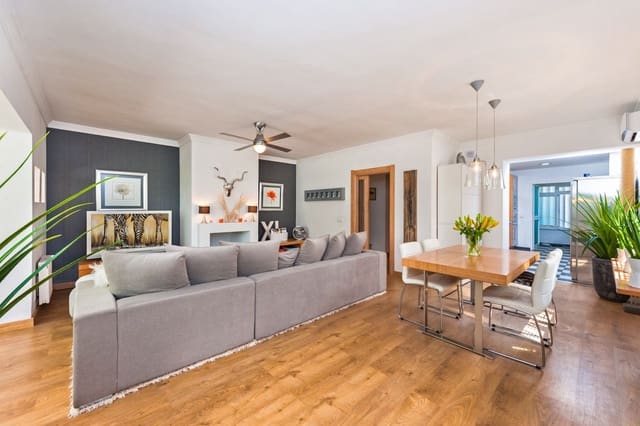 Pareado de 4 habitaciones en Guadalmina Baja, Marbella en venta con piscina - 1.100.000 € (Ref: 9540185)