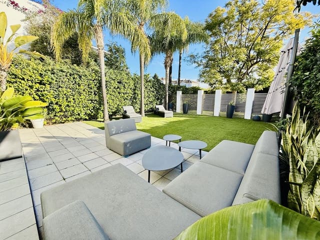 Pareado de 4 habitaciones en Guadalmina Baja, Marbella en venta con piscina - 1.100.000 € (Ref: 9540185)