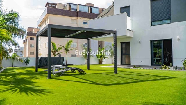 3 soveværelse Lejlighed til salg i Torremolinos med swimmingpool garage - € 1.120.000 (Ref: 9540189)