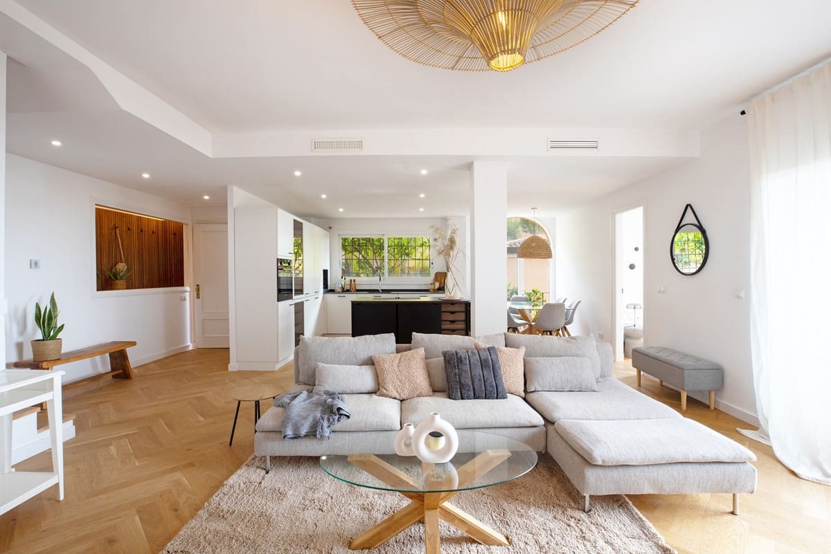 3 sypialnia Penthouse na sprzedaż w Nueva Andalucia z basenem - 1 139 000 € (Ref: 9540194)