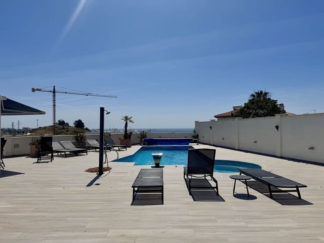4 soveværelse Villa til salg i Centro, Estepona med swimmingpool - € 1.149.000 (Ref: 9540196)