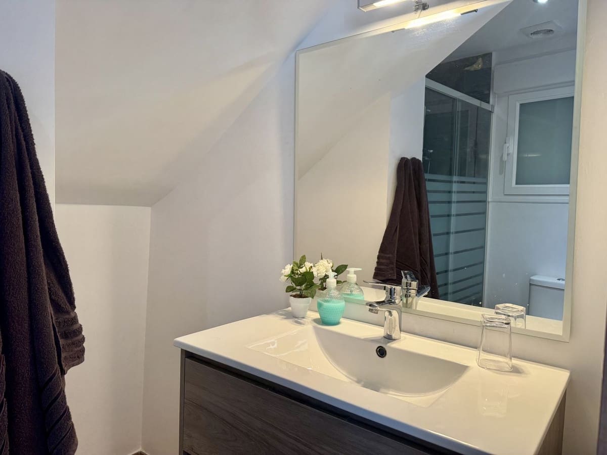 4 soveværelse Villa til salg i Estepona med swimmingpool - € 1.149.000 (Ref: 9540196)