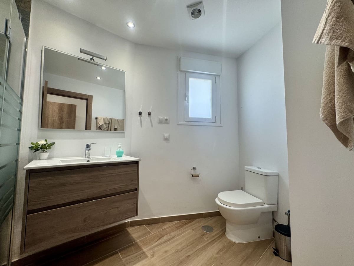 4 soveværelse Villa til salg i Estepona med swimmingpool - € 1.149.000 (Ref: 9540196)