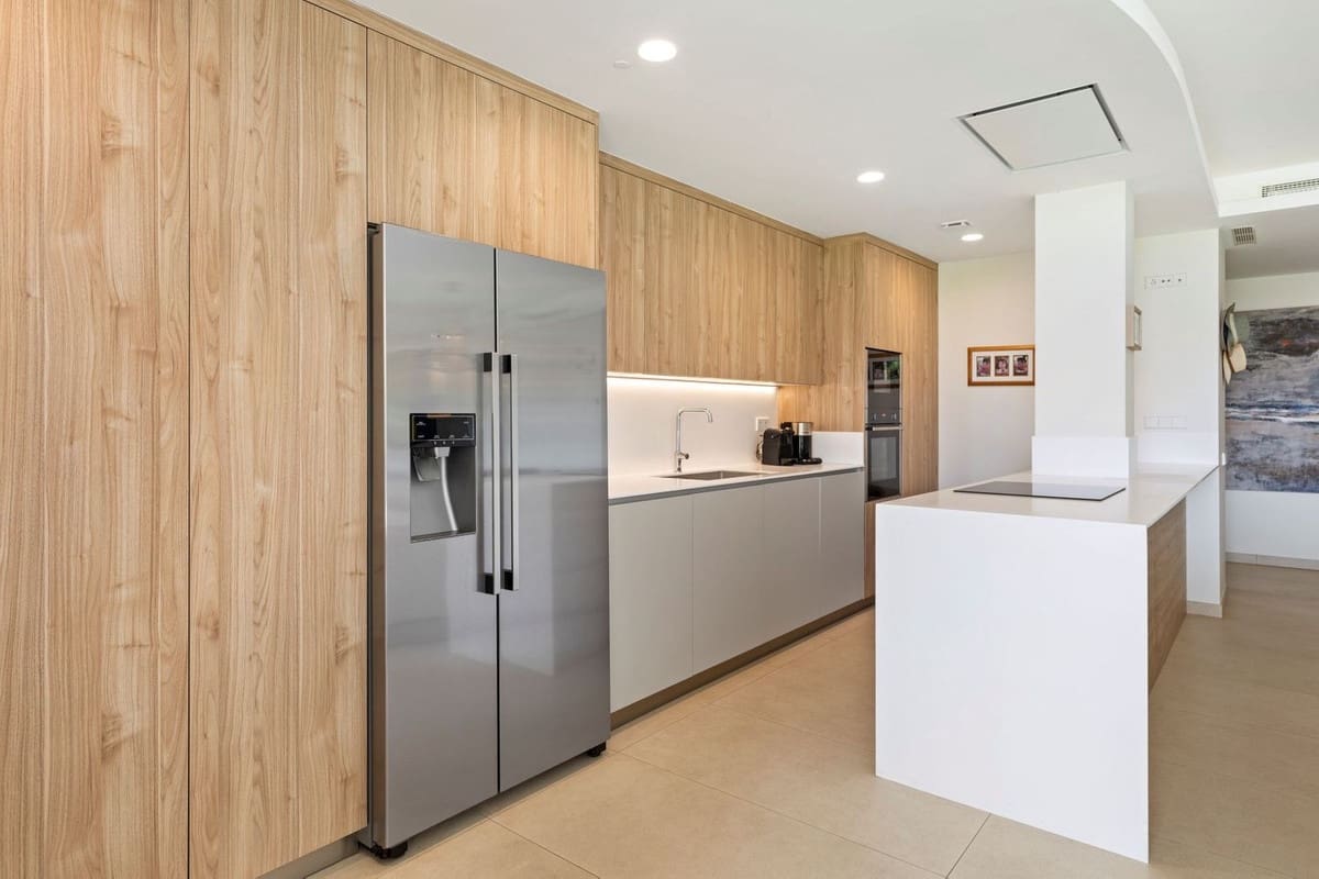 3 bedroom Apartment for sale in Benahavis with pool - € 1,150,000 (Ref: 9540199)