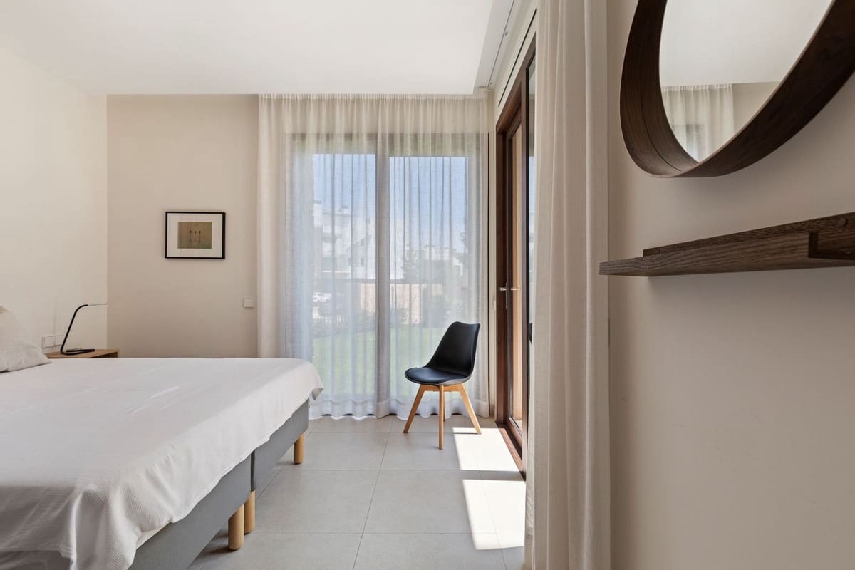 3 bedroom Apartment for sale in Benahavis with pool - € 1,150,000 (Ref: 9540199)