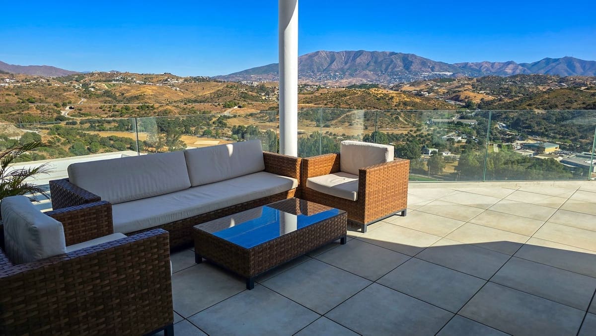 4 sovrum Takvåning till salu i La Cala de Mijas med pool - 1 150 000 € (Ref: 9540205)