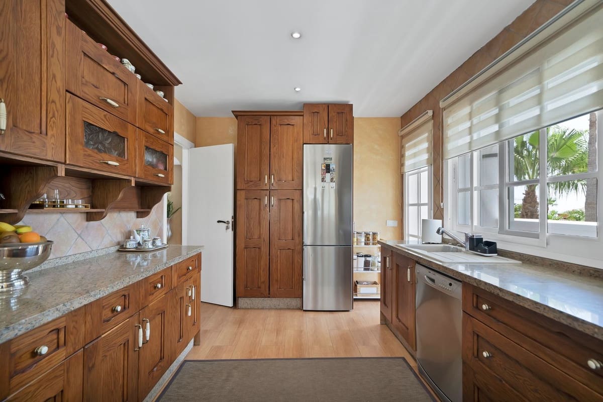 3 soveværelse Villa til salg i Buenas Noches med swimmingpool garage - € 1.150.000 (Ref: 9540206)