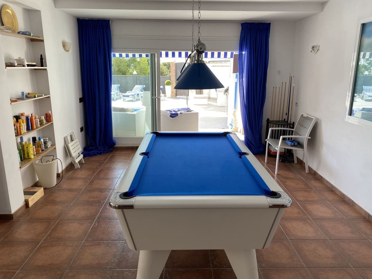 5 slaapkamer Villa te koop in Torremolinos met zwembad garage - € 1.150.000 (Ref: 9540210)