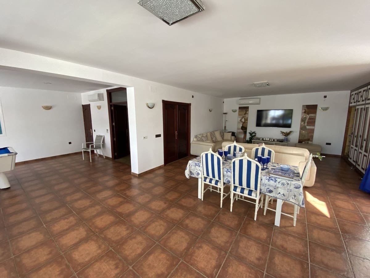 5 slaapkamer Villa te koop in Torremolinos met zwembad garage - € 1.150.000 (Ref: 9540210)