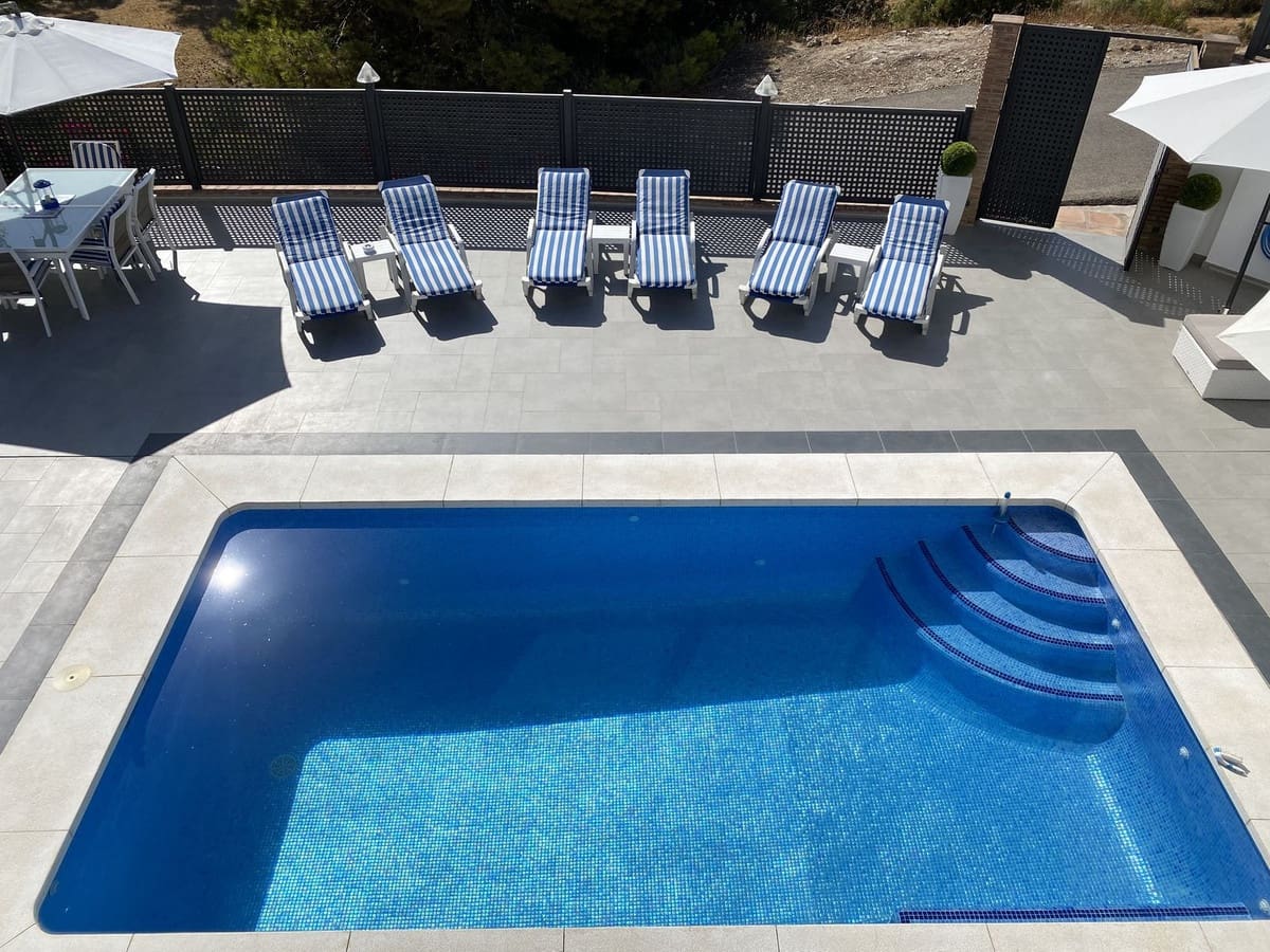 5 slaapkamer Villa te koop in Torremolinos met zwembad garage - € 1.150.000 (Ref: 9540210)