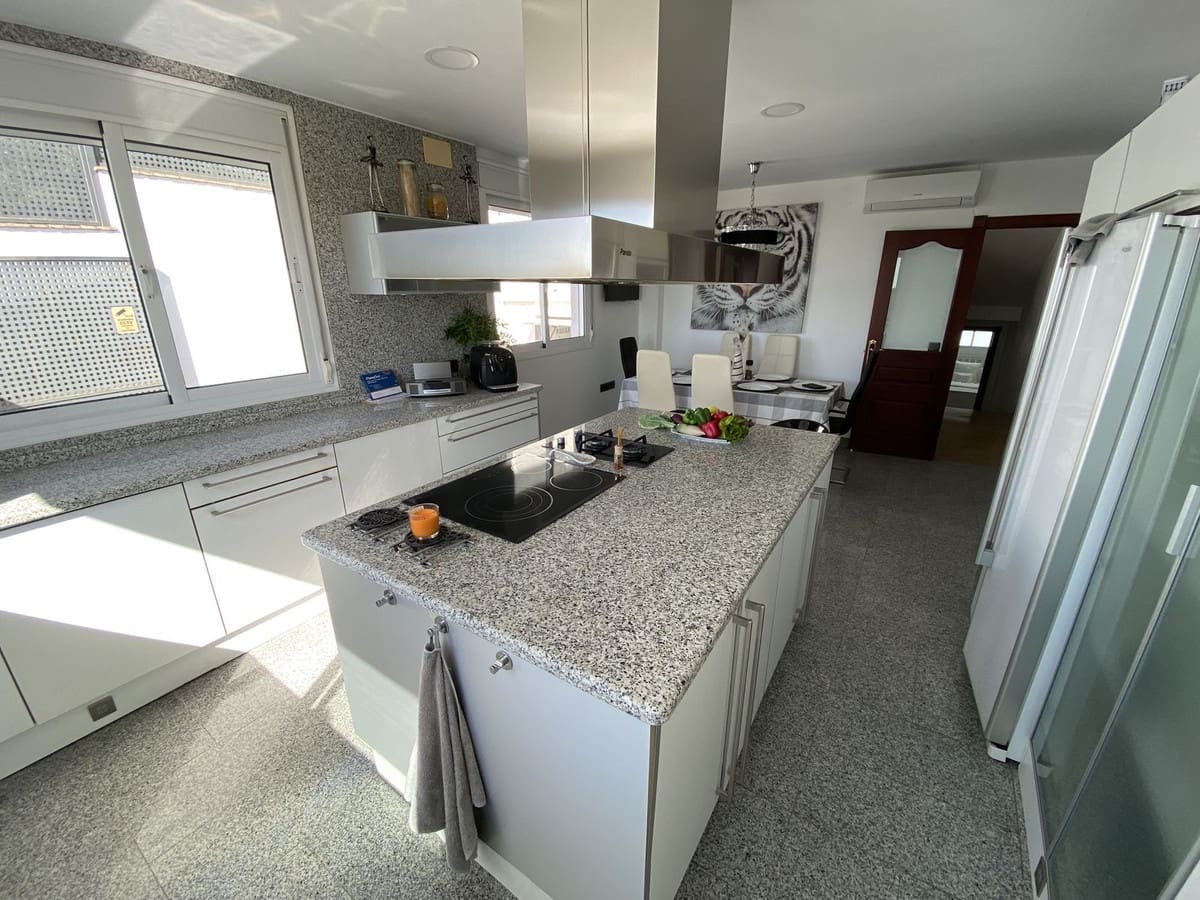 5 slaapkamer Villa te koop in Torremolinos met zwembad garage - € 1.150.000 (Ref: 9540210)
