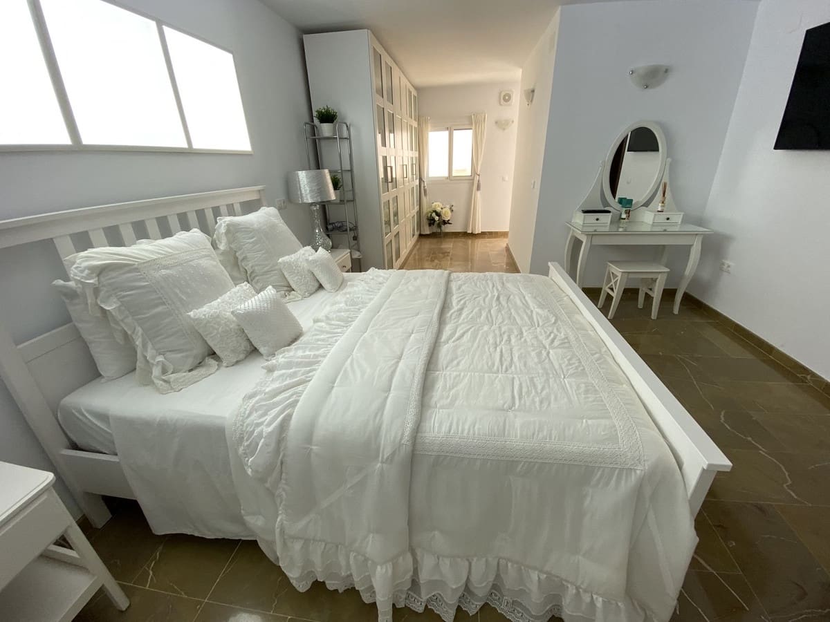 5 slaapkamer Villa te koop in Torremolinos met zwembad garage - € 1.150.000 (Ref: 9540210)