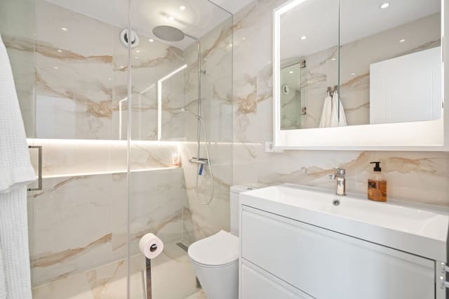 4 sypialnia Dom na sprzedaż w San Pedro de Alcántara Pueblo, Marbella - 1 120 000 € (Ref: 9540214)