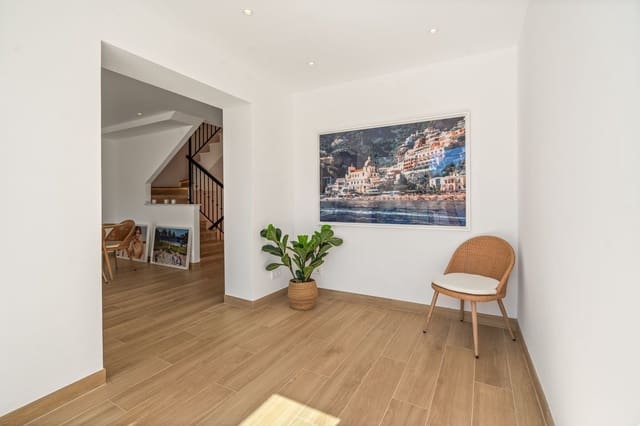 4 sypialnia Dom na sprzedaż w San Pedro de Alcántara Pueblo, Marbella - 1 120 000 € (Ref: 9540214)