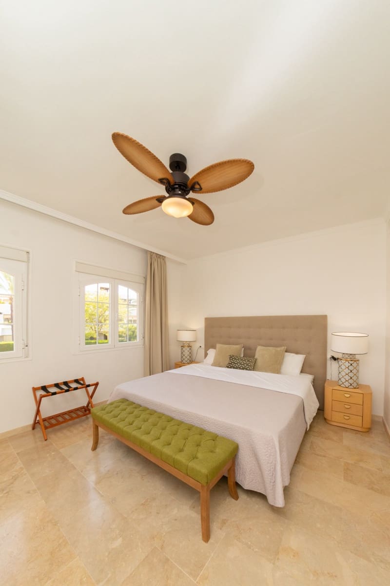 3 soveværelse Semi-Rækkehus til salg i Marbella - € 1.165.000 (Ref: 9540215)