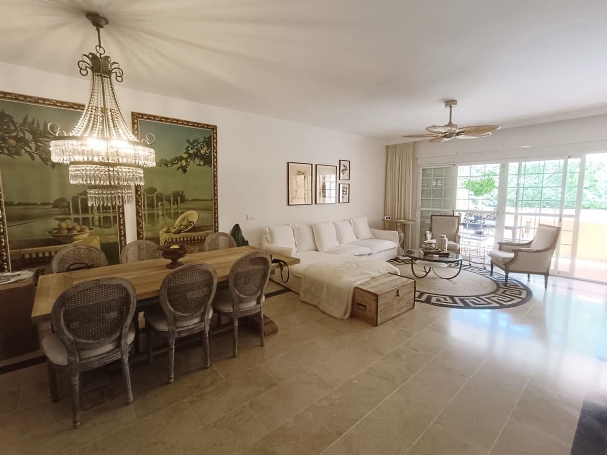 3 soveværelse Semi-Rækkehus til salg i Marbella - € 1.165.000 (Ref: 9540215)