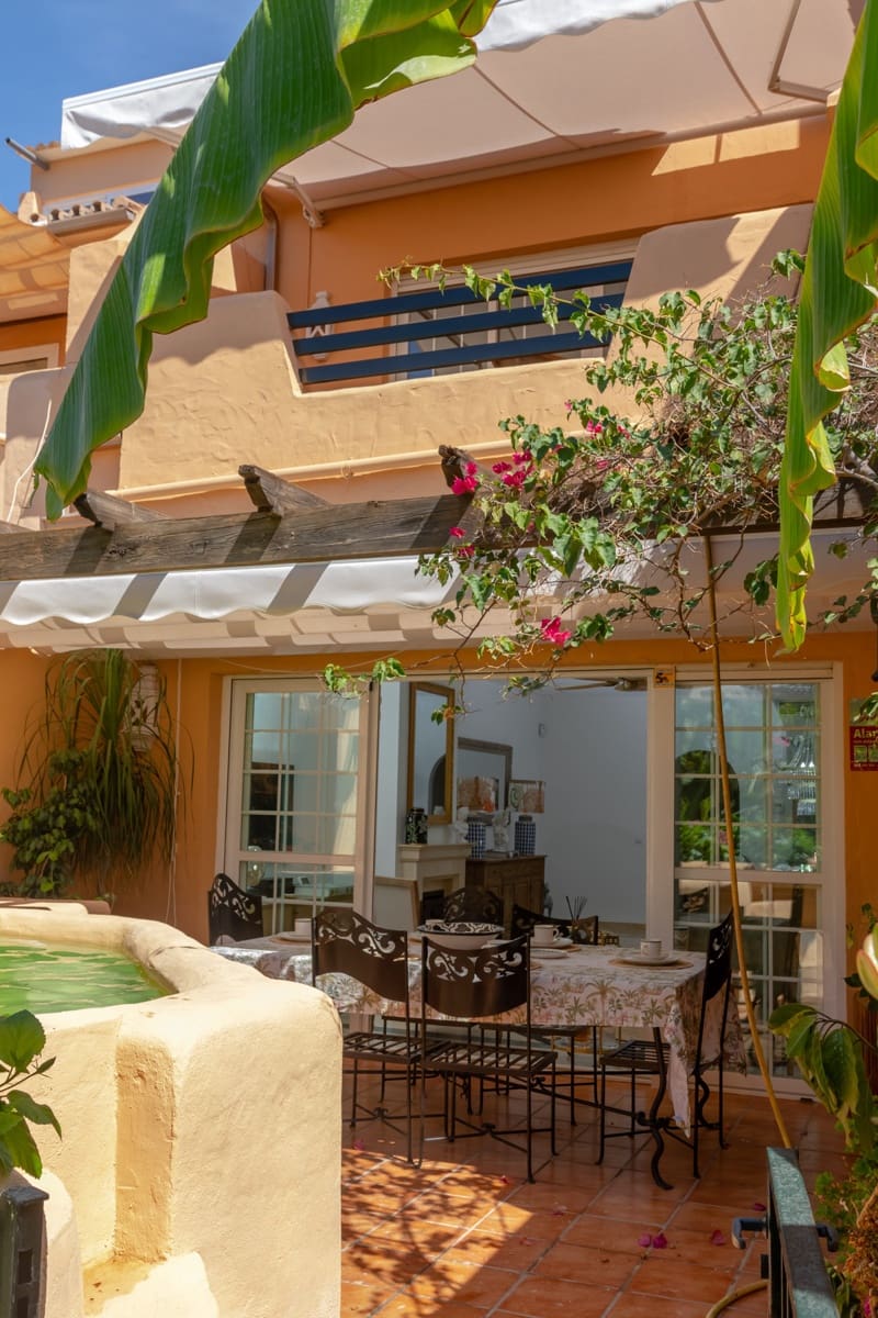 3 quarto Moradia Geminada para venda em Marbella - 1 165 000 € (Ref: 9540215)