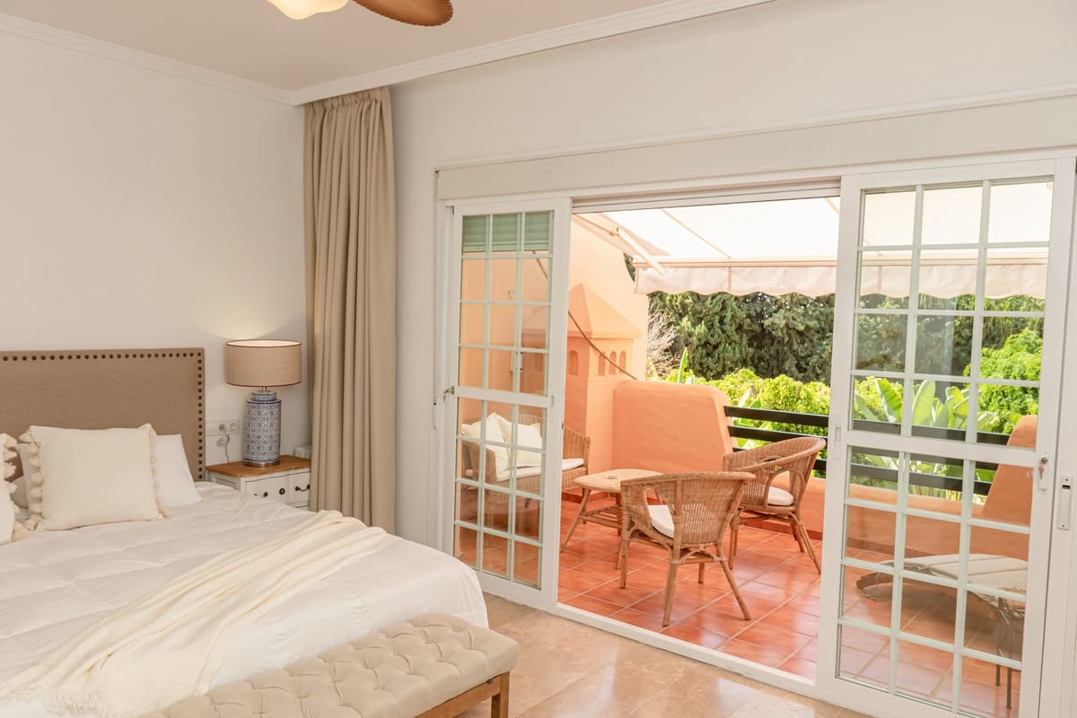 3 quarto Moradia Geminada para venda em Marbella - 1 165 000 € (Ref: 9540215)