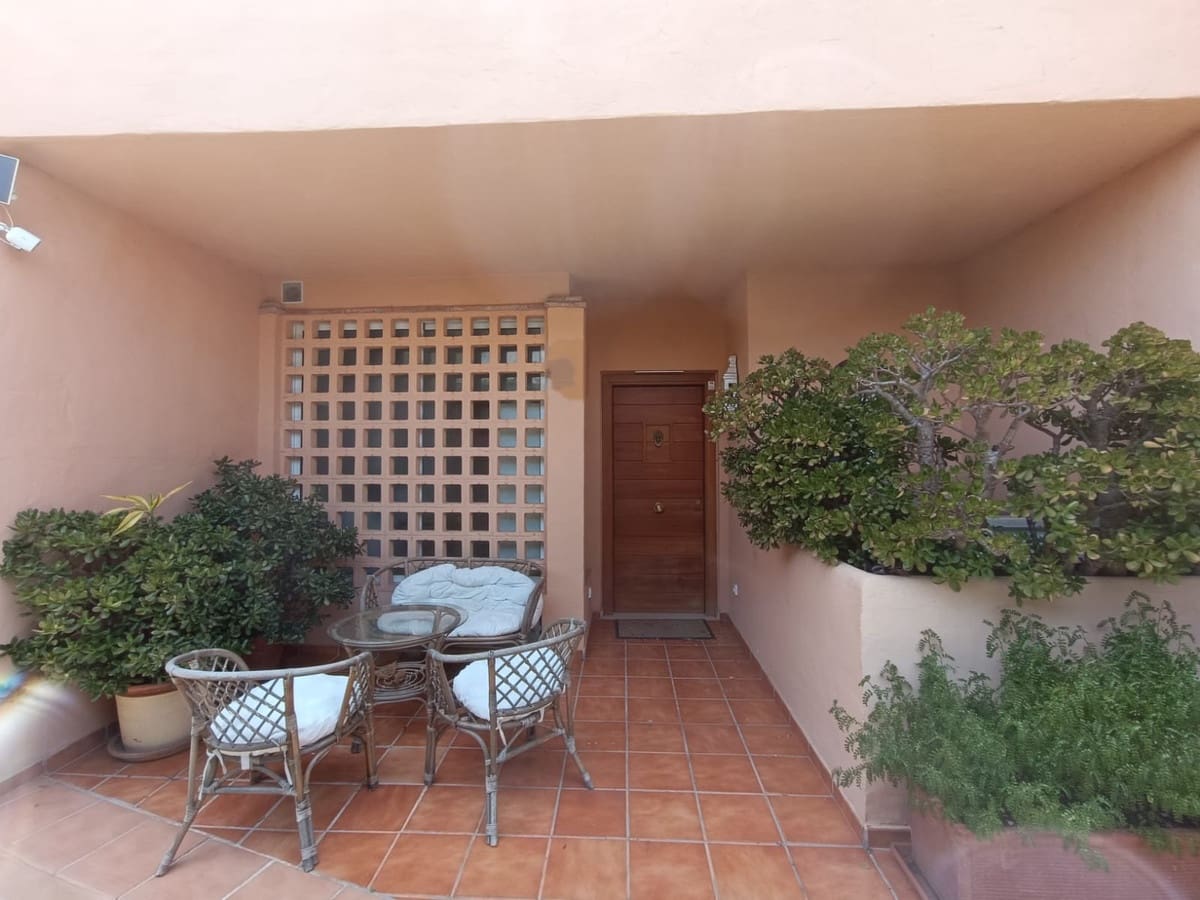 3 quarto Moradia Geminada para venda em Marbella - 1 165 000 € (Ref: 9540215)