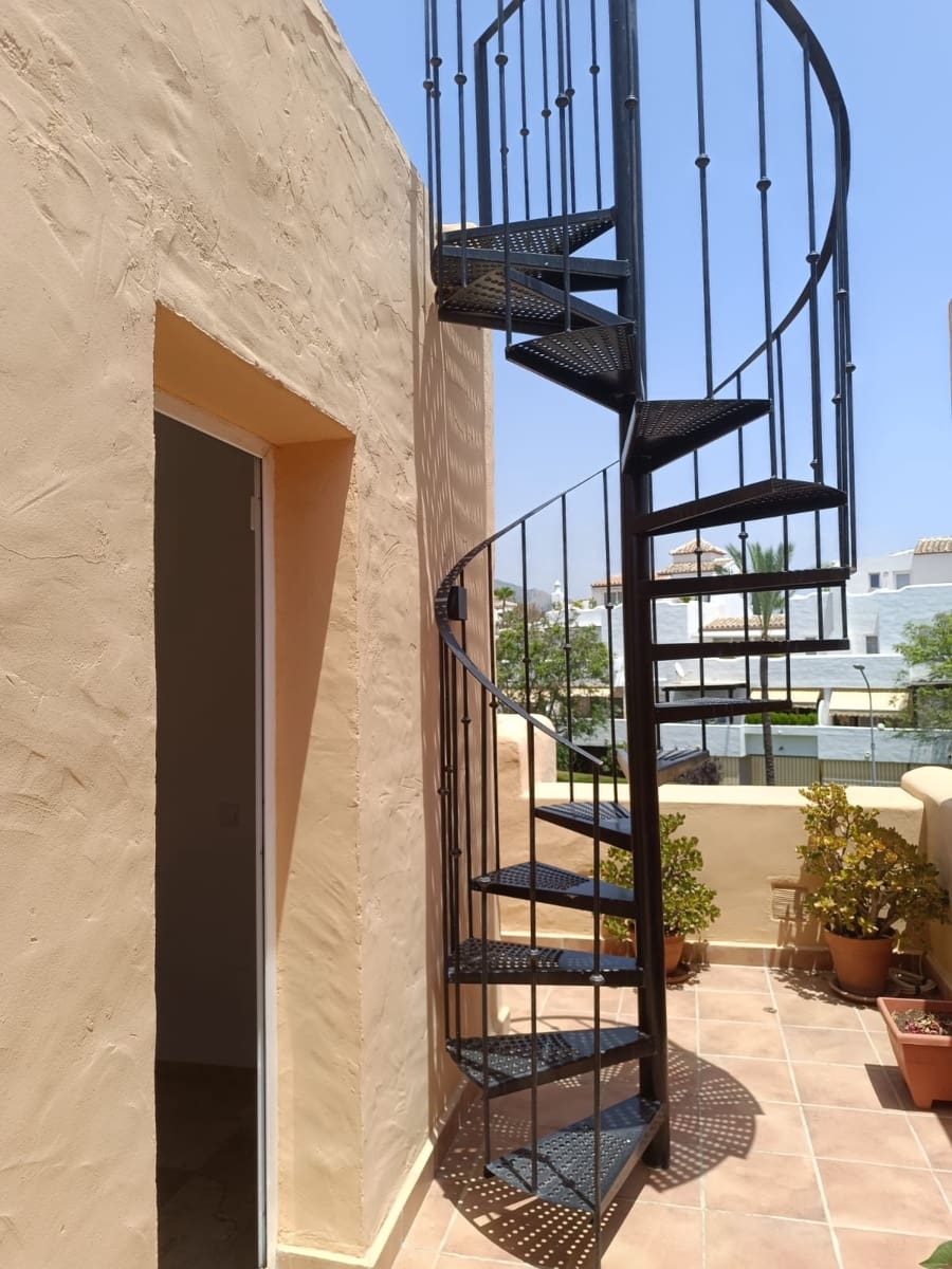 3 quarto Moradia Geminada para venda em Marbella - 1 165 000 € (Ref: 9540215)