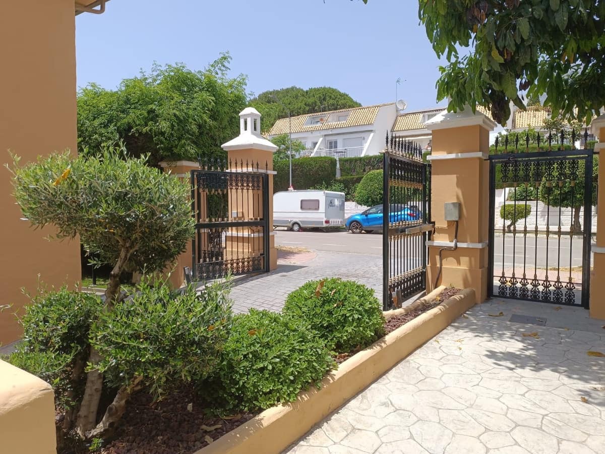 3 quarto Moradia Geminada para venda em Marbella - 1 165 000 € (Ref: 9540215)