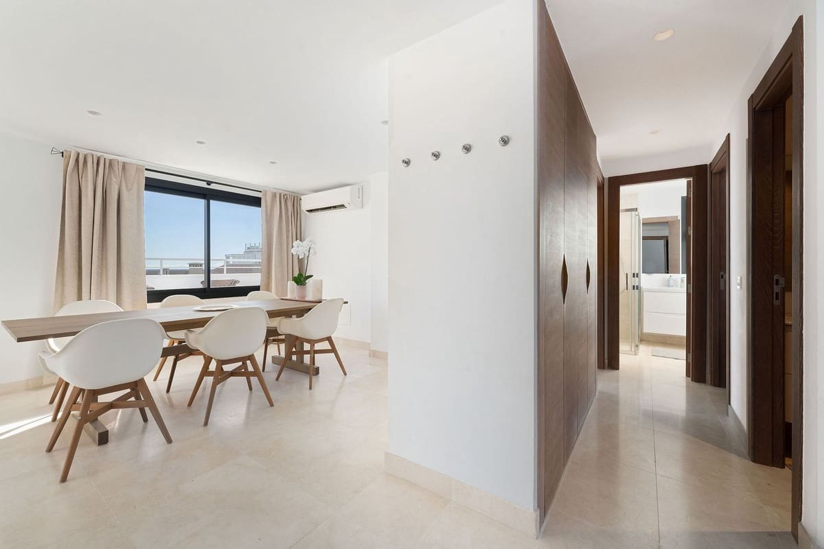 Ático de 3 habitaciones en Estepona en venta - 1.175.000 € (Ref: 9540217)