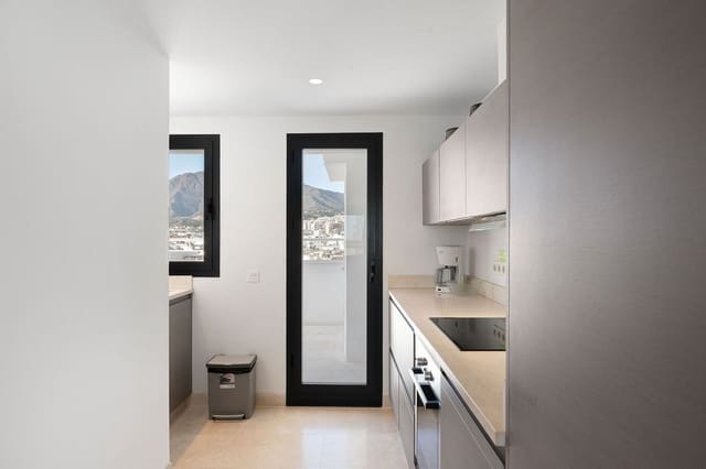 3 makuuhuone Kattohuoneisto myytävänä paikassa Centro, Estepona - 1 175 000 € (Ref: 9540217)