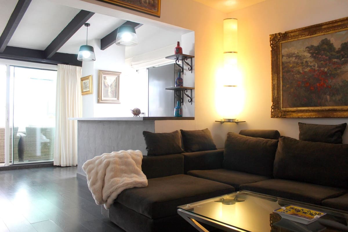 3 slaapkamer Penthouse te koop in Puerto Banus met zwembad - € 1.179.000 (Ref: 9540219)