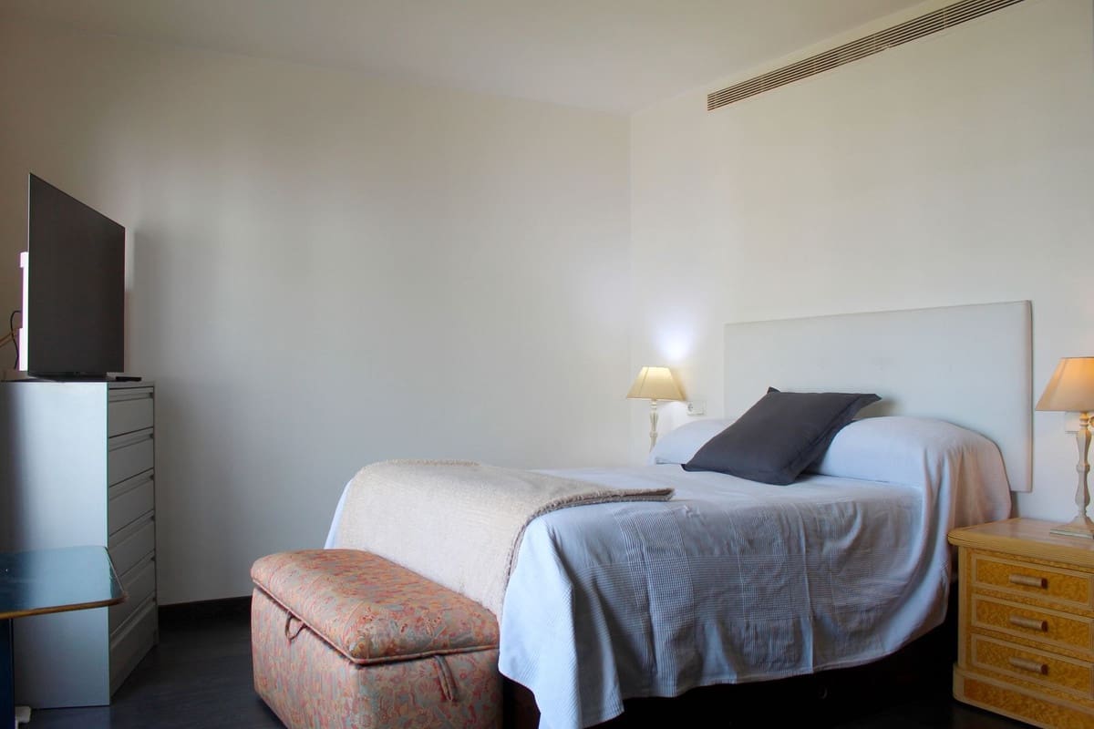 3 slaapkamer Penthouse te koop in Puerto Banus met zwembad - € 1.179.000 (Ref: 9540219)