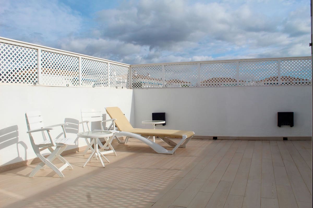 3 slaapkamer Penthouse te koop in Puerto Banus met zwembad - € 1.179.000 (Ref: 9540219)
