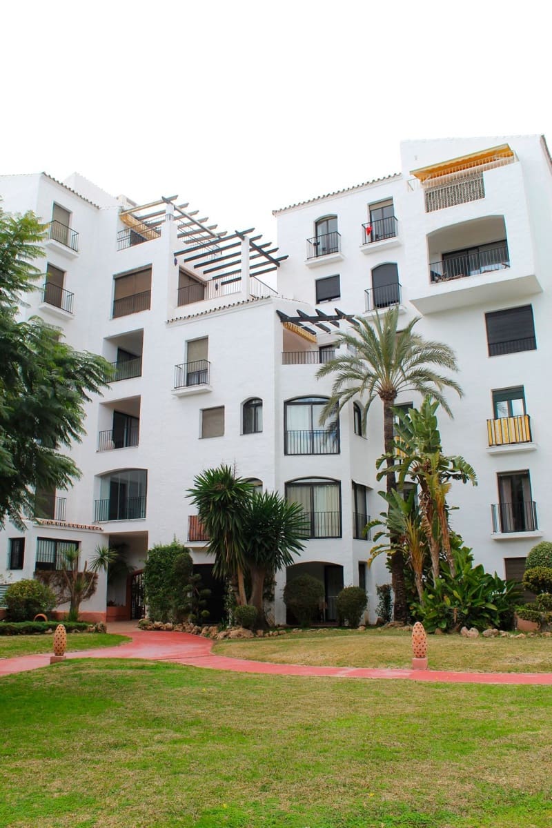 3 slaapkamer Penthouse te koop in Puerto Banus met zwembad - € 1.179.000 (Ref: 9540219)