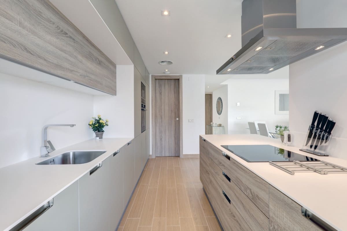 3 soverom Penthouse til salgs i Nueva Andalucia med svømmebasseng garasje - € 1 185 000 (Ref: 9540220)